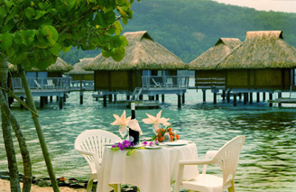 Dinner next to the lagoon